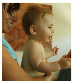 חיזוק זוקפי גב אצל תינוקות - הרמת ראש